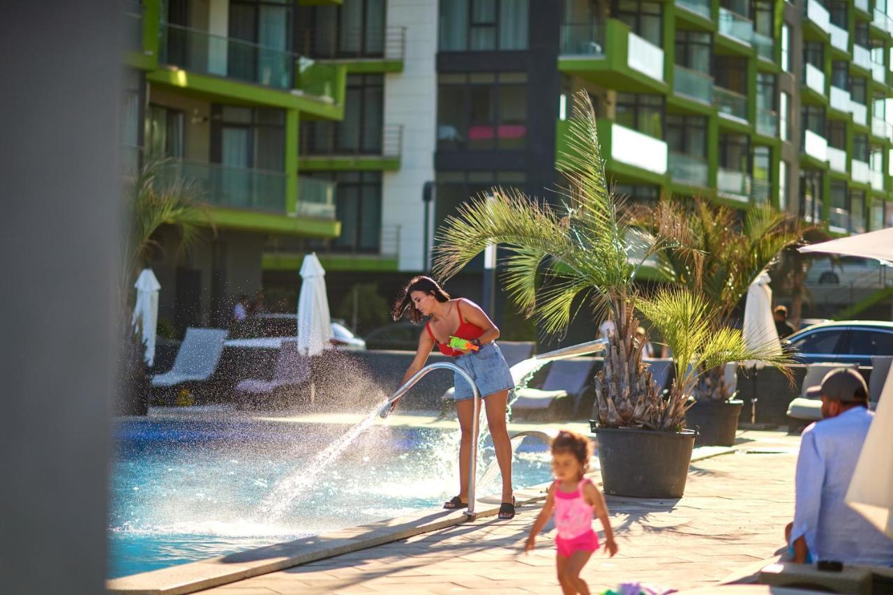 Rebeq Aparthotel Alezzi Beach Năvodari Екстериор снимка
